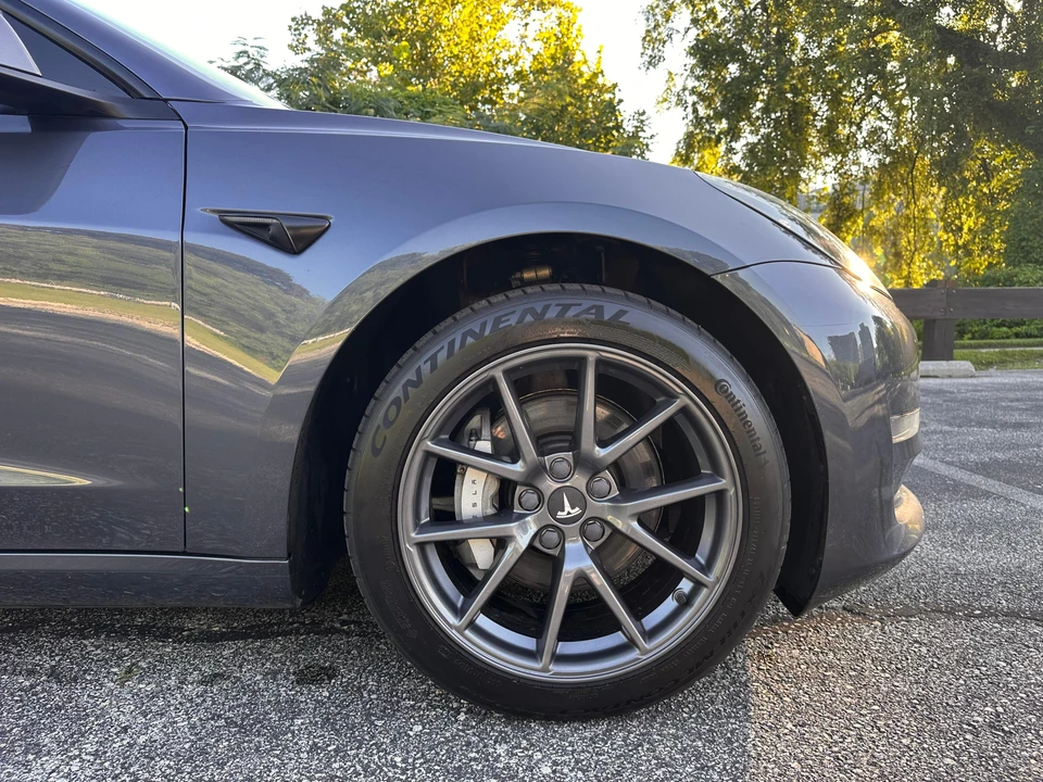 2023 Tesla Model 3 - Image 25 of 31