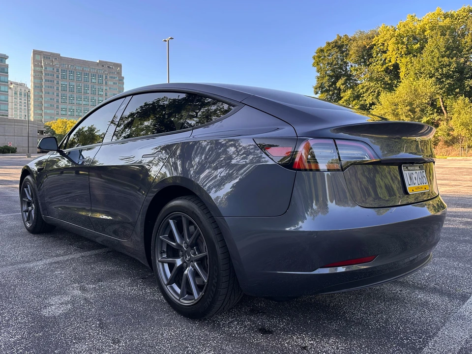 2023 Tesla Model 3 - Image 10 of 31