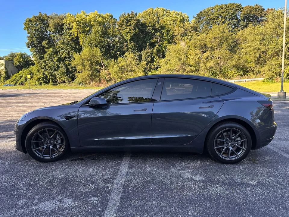 2023 Tesla Model 3 - Image 8 of 31