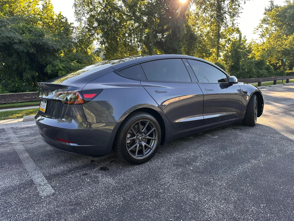 2023 Tesla Model 3 - Image 12 of 31