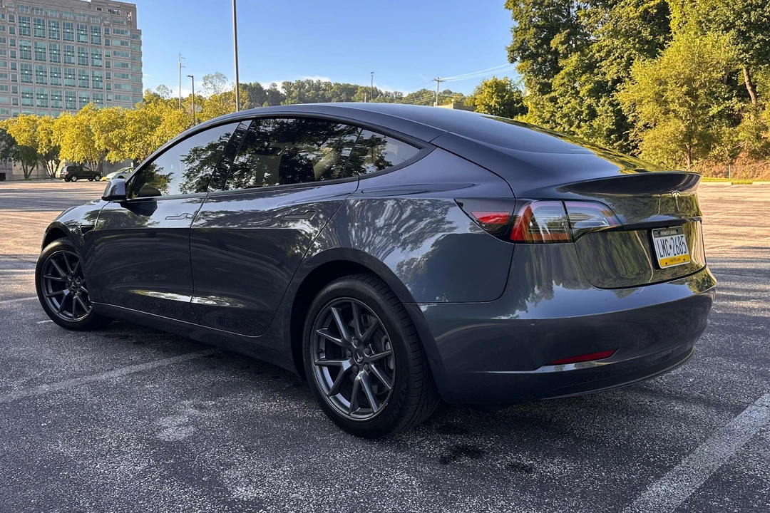 2023 Tesla Model 3 - Image 4 of 31