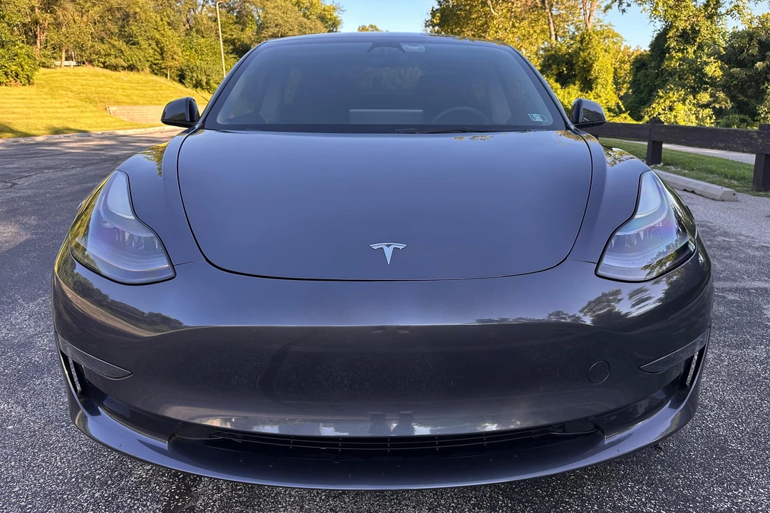 2023 Tesla Model 3 - Image 2 of 31