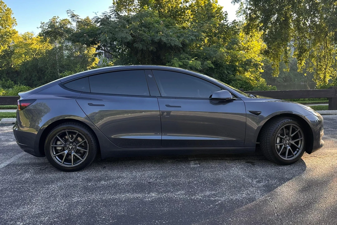 2023 Tesla Model 3 - Image 3 of 31