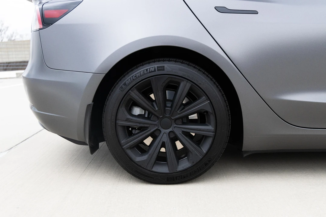 2023 Tesla Model 3 - Image 21 of 31