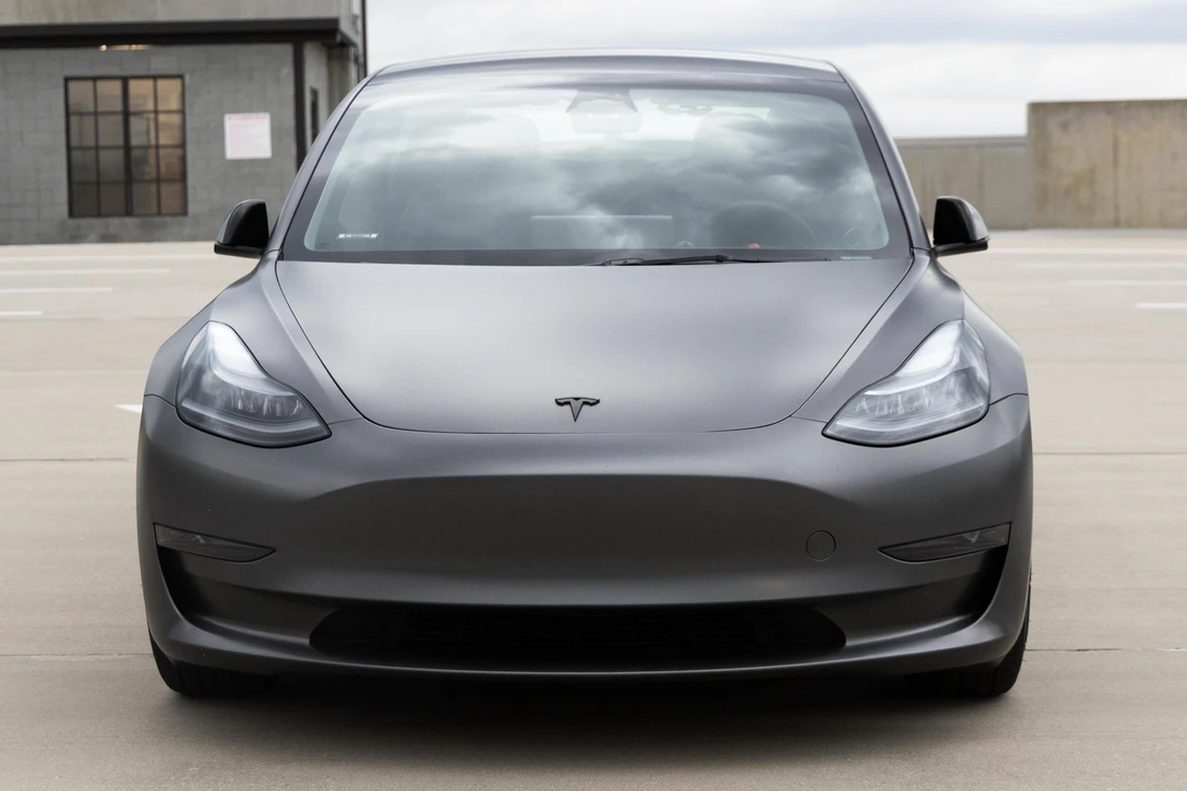 2023 Tesla Model 3 - Image 2 of 31