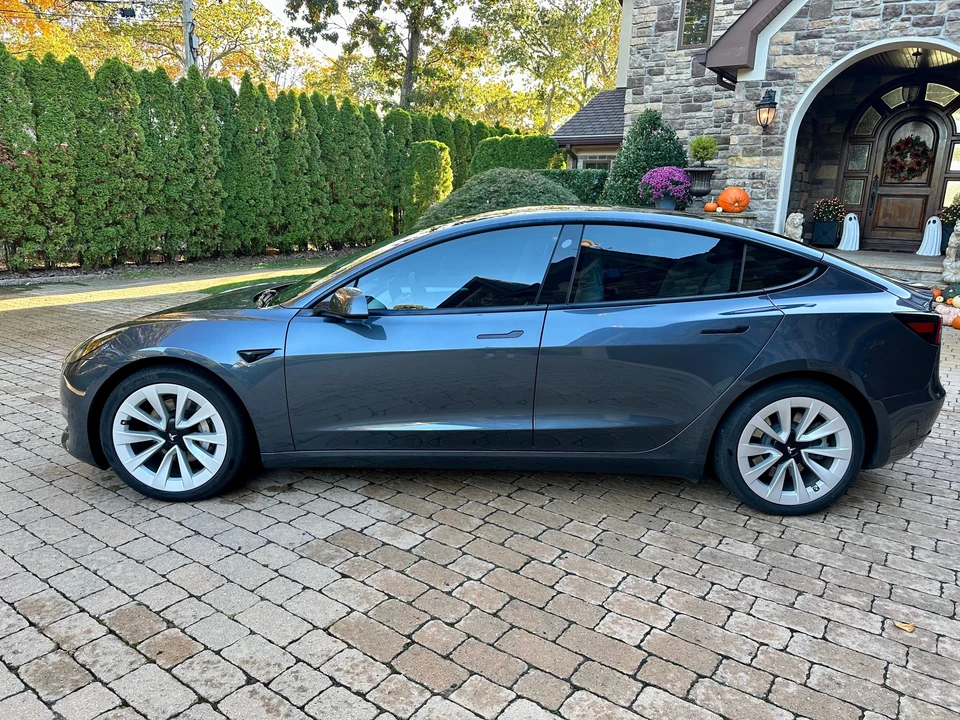 2023 Tesla Model 3 - Image 9 of 31