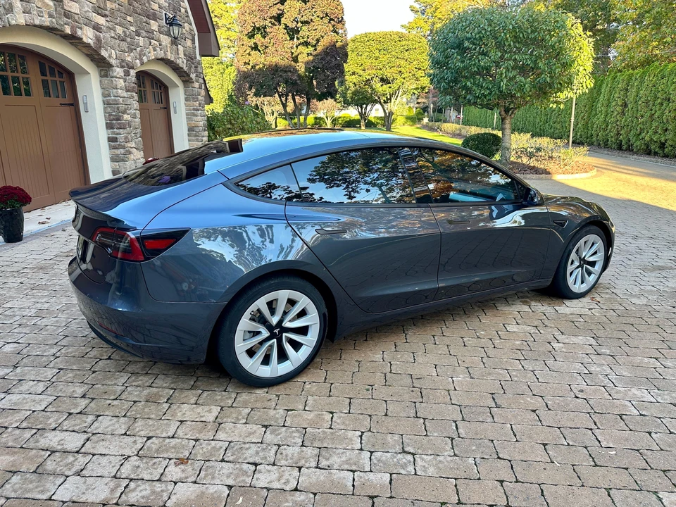 2023 Tesla Model 3 - Image 12 of 31