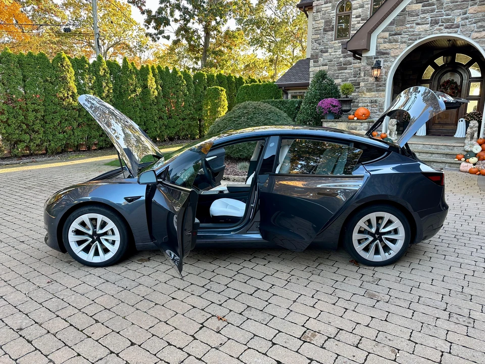 2023 Tesla Model 3 - Image 15 of 31