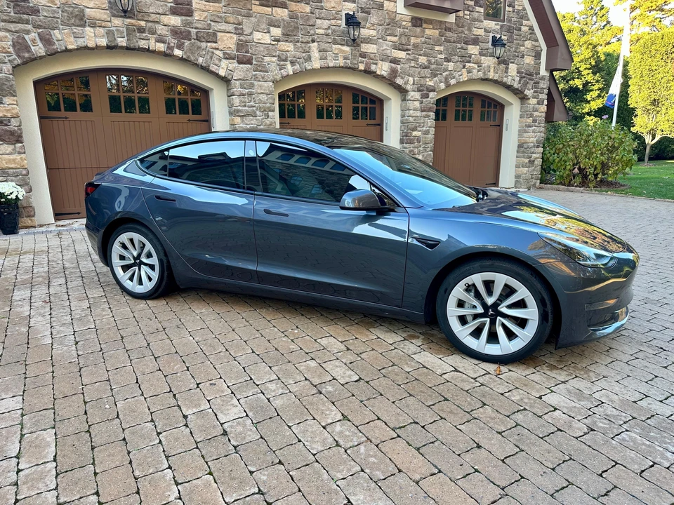 2023 Tesla Model 3 - Image 13 of 31