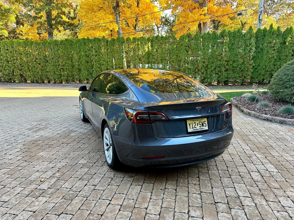 2023 Tesla Model 3 - Image 10 of 31