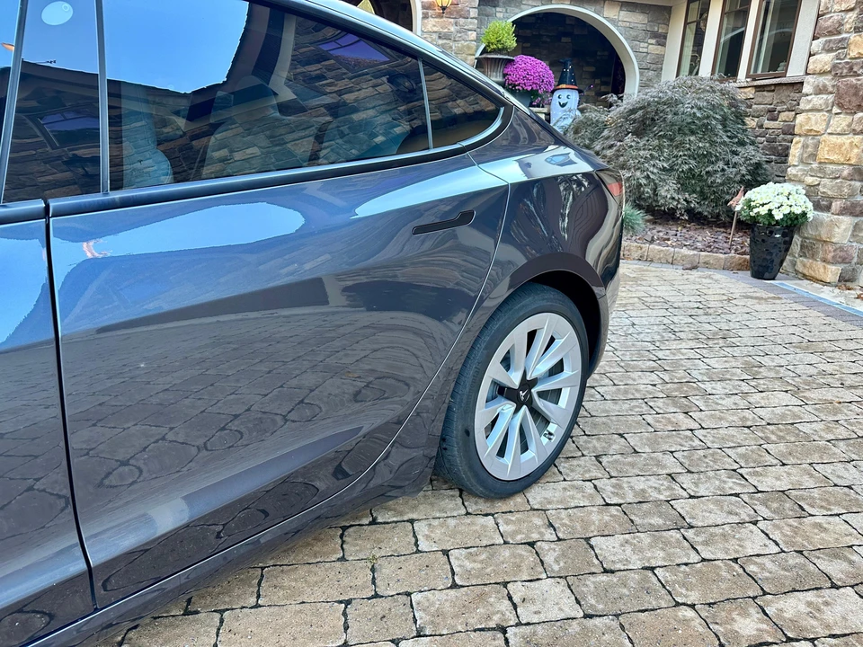 2023 Tesla Model 3 - Image 25 of 31