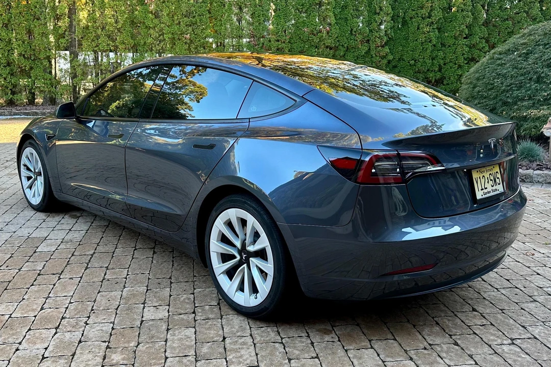 2023 Tesla Model 3 - Image 4 of 31
