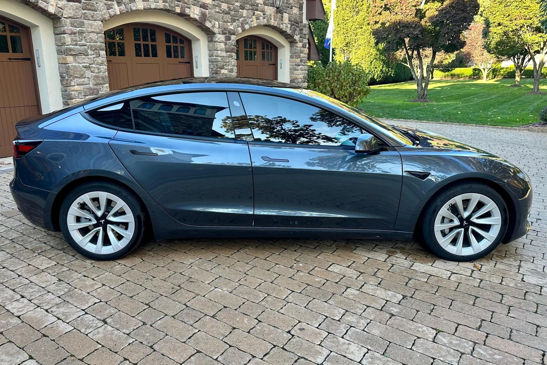 2023 Tesla Model 3 - Image 3 of 31