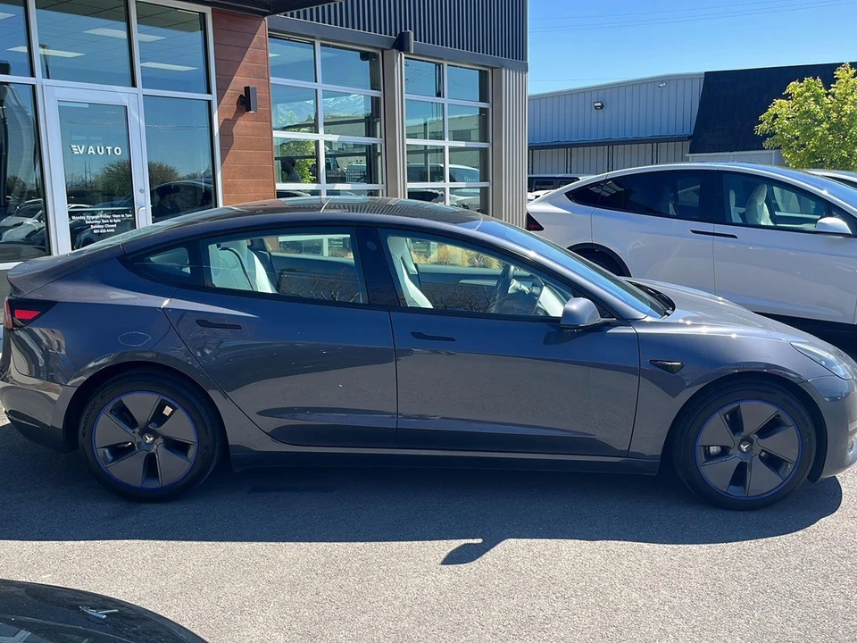 2023 Tesla Model 3 - Image 9 of 21