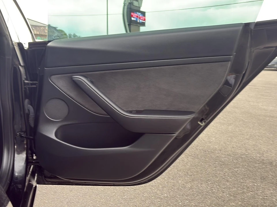 2023 Tesla Model 3 - Image 18 of 27