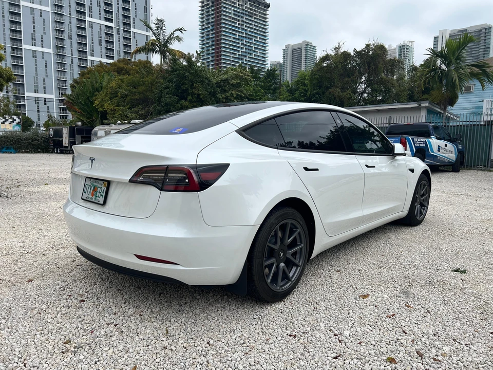 2023 Tesla Model 3 - Image 16 of 31