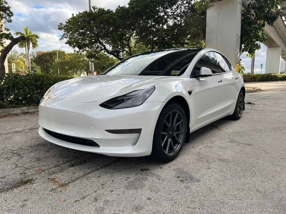 2023 Tesla Model 3 - Image 9 of 31