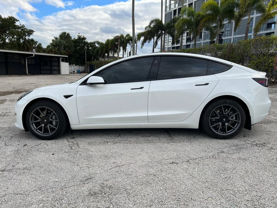 2023 Tesla Model 3 - Image 11 of 31