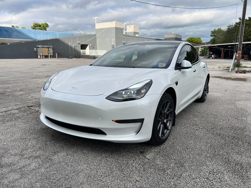 2023 Tesla Model 3 - Image 8 of 31