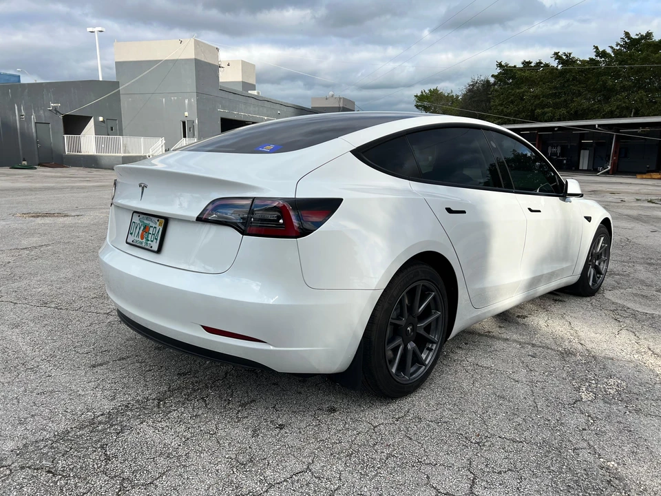 2023 Tesla Model 3 - Image 13 of 31