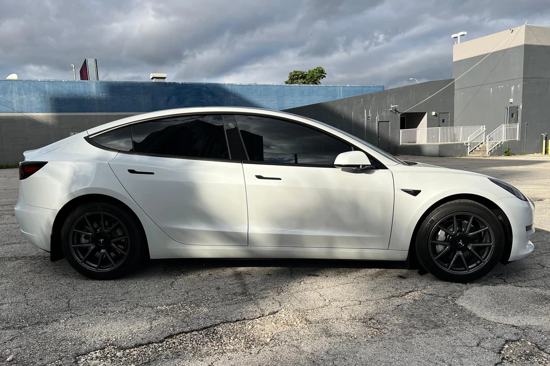 2023 Tesla Model 3 - Image 3 of 31