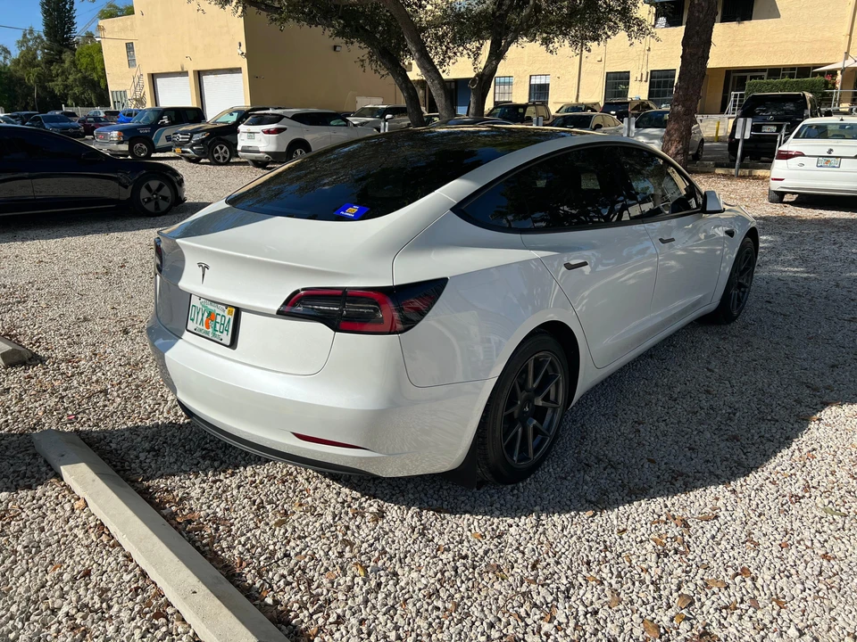 2023 Tesla Model 3 - Image 15 of 31