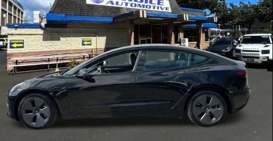 2023 Tesla Model 3 - Image 6 of 12