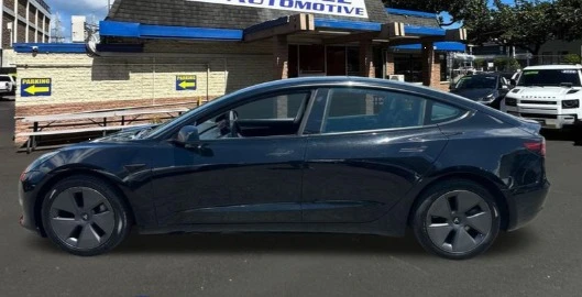 2023 Tesla Model 3 - Image 3 of 12