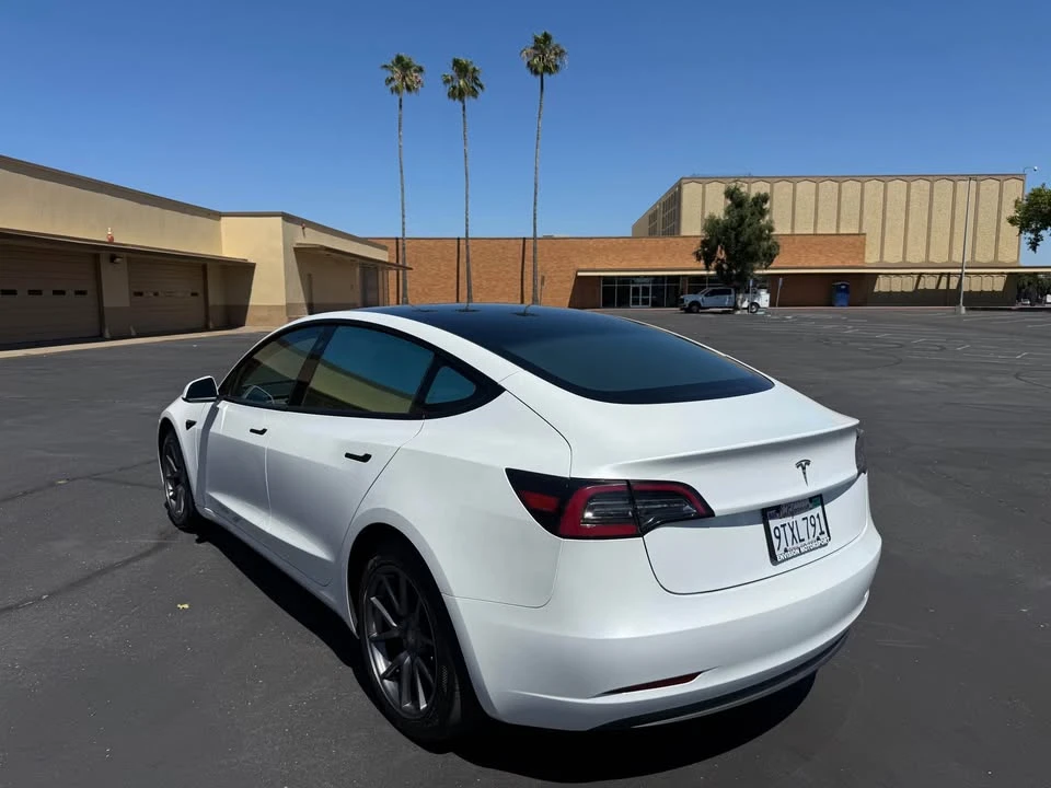 2023 Tesla Model 3 - Image 5 of 19