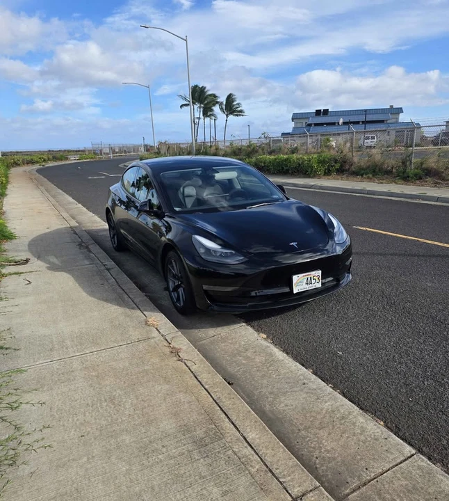 2023 Tesla Model 3 - Image 5 of 16