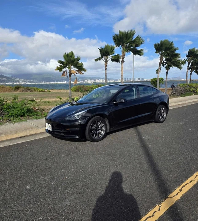 2023 Tesla Model 3 - Image 2 of 16