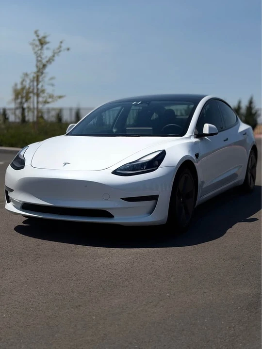 2023 Tesla Model 3 - Image 2 of 16