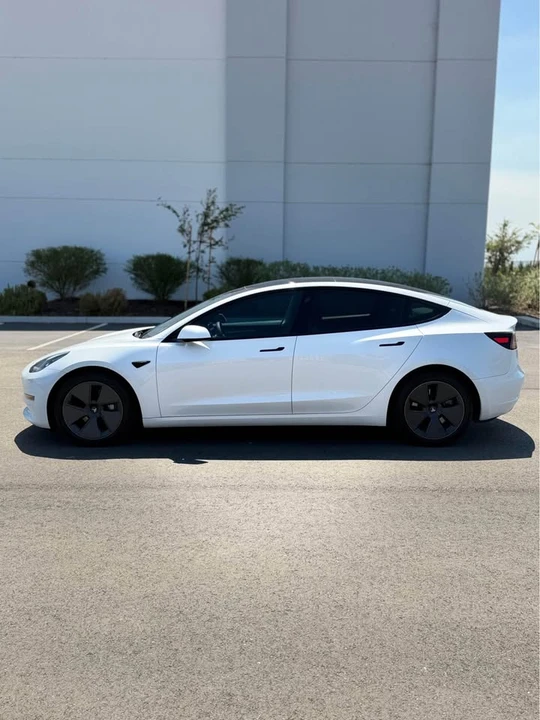 2023 Tesla Model 3 - Image 3 of 16