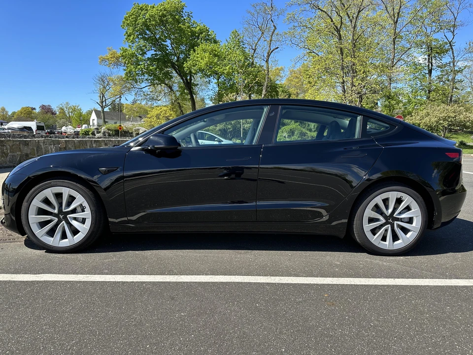 2023 Tesla Model 3 - Image 9 of 31