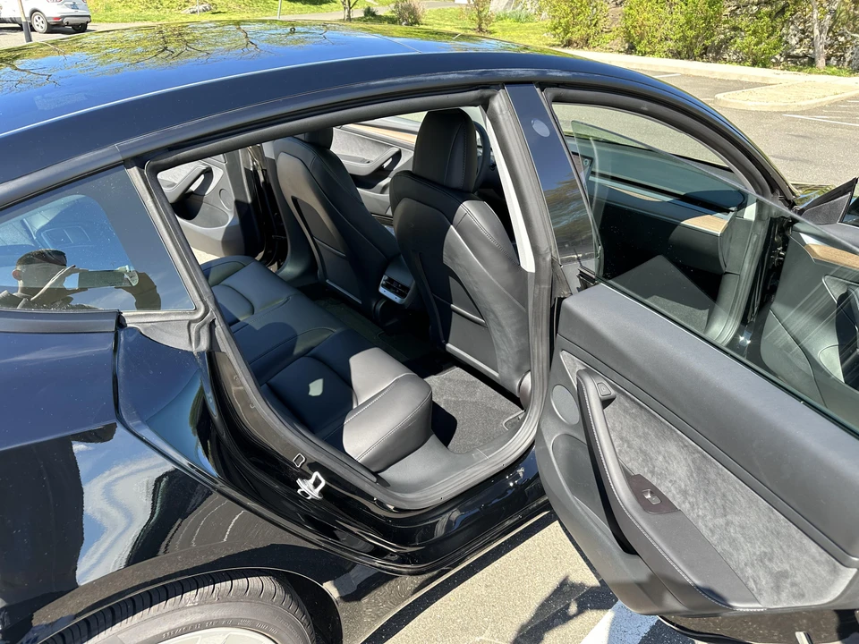 2023 Tesla Model 3 - Image 21 of 31