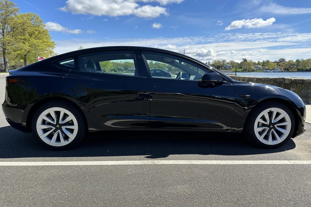 2023 Tesla Model 3 - Image 3 of 31