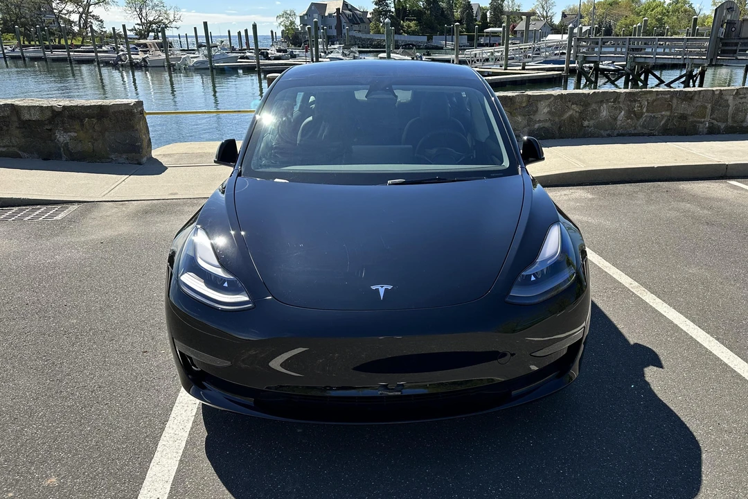 2023 Tesla Model 3 - Image 2 of 31
