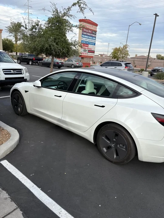 2023 Tesla Model 3 - Image 3 of 9