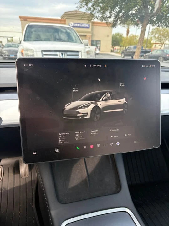 2023 Tesla Model 3 - Image 8 of 9