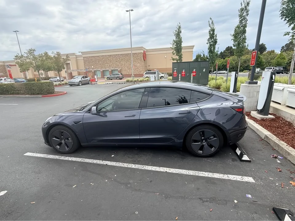 2023 Tesla Model 3 - Image 10 of 10
