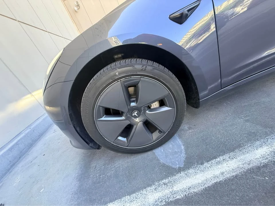 2023 Tesla Model 3 - Image 2 of 10