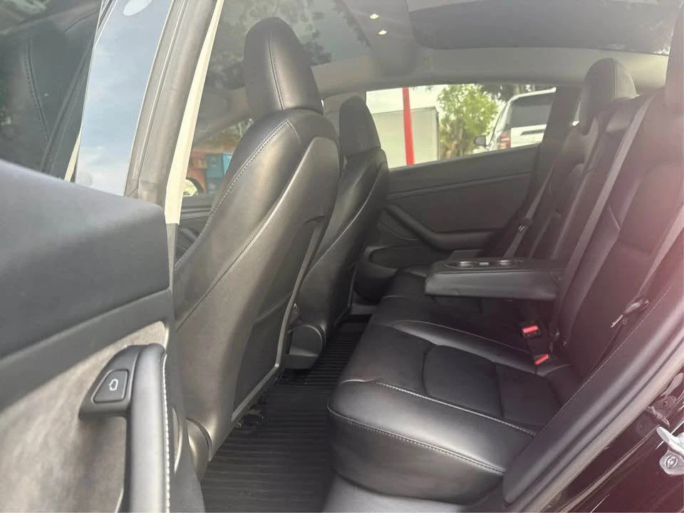 2023 Tesla Model 3 - Image 10 of 11