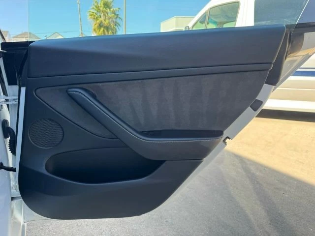 2023 Tesla Model 3 - Image 27 of 31