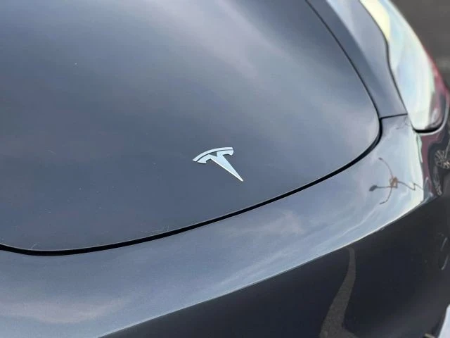 2023 Tesla Model 3 - Image 4 of 12