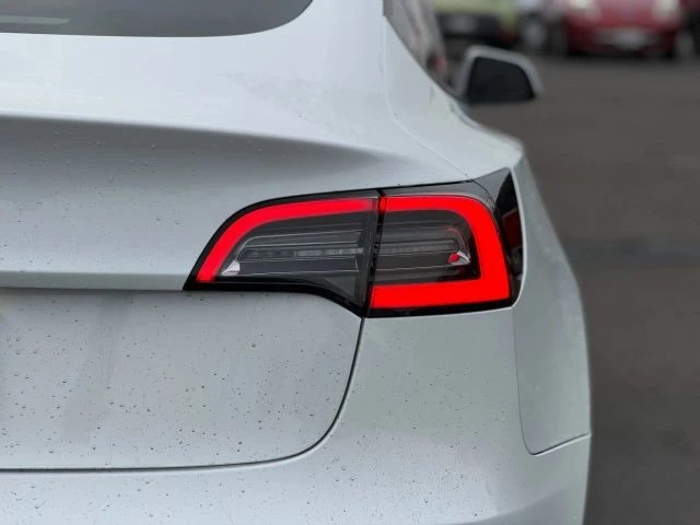 2023 Tesla Model 3 - Image 8 of 21
