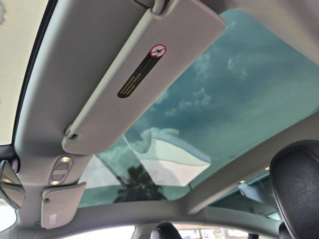 2023 Tesla Model 3 - Image 28 of 31