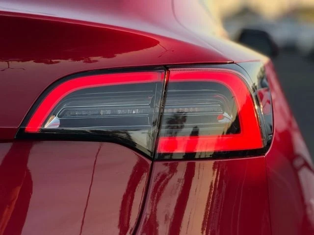 2023 Tesla Model 3 - Image 8 of 12