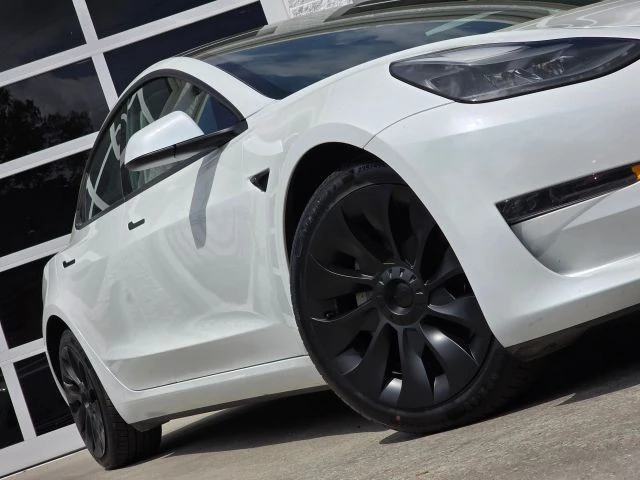 2023 Tesla Model 3 - Image 12 of 31