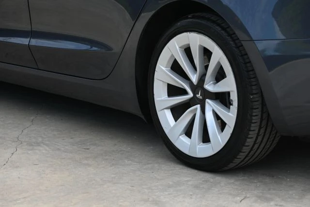 2023 Tesla Model 3 - Image 9 of 21