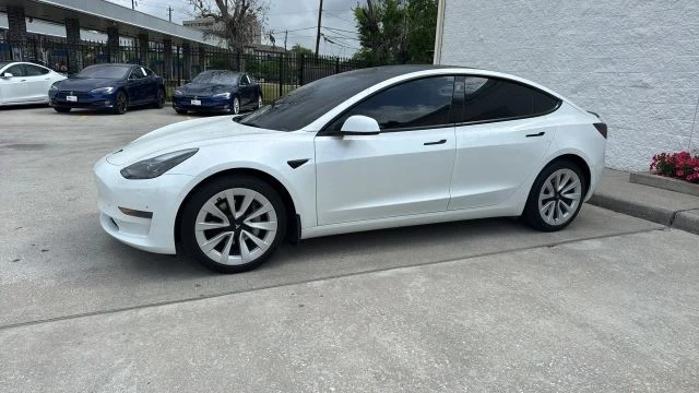 2023 Tesla Model 3 - Image 2 of 7